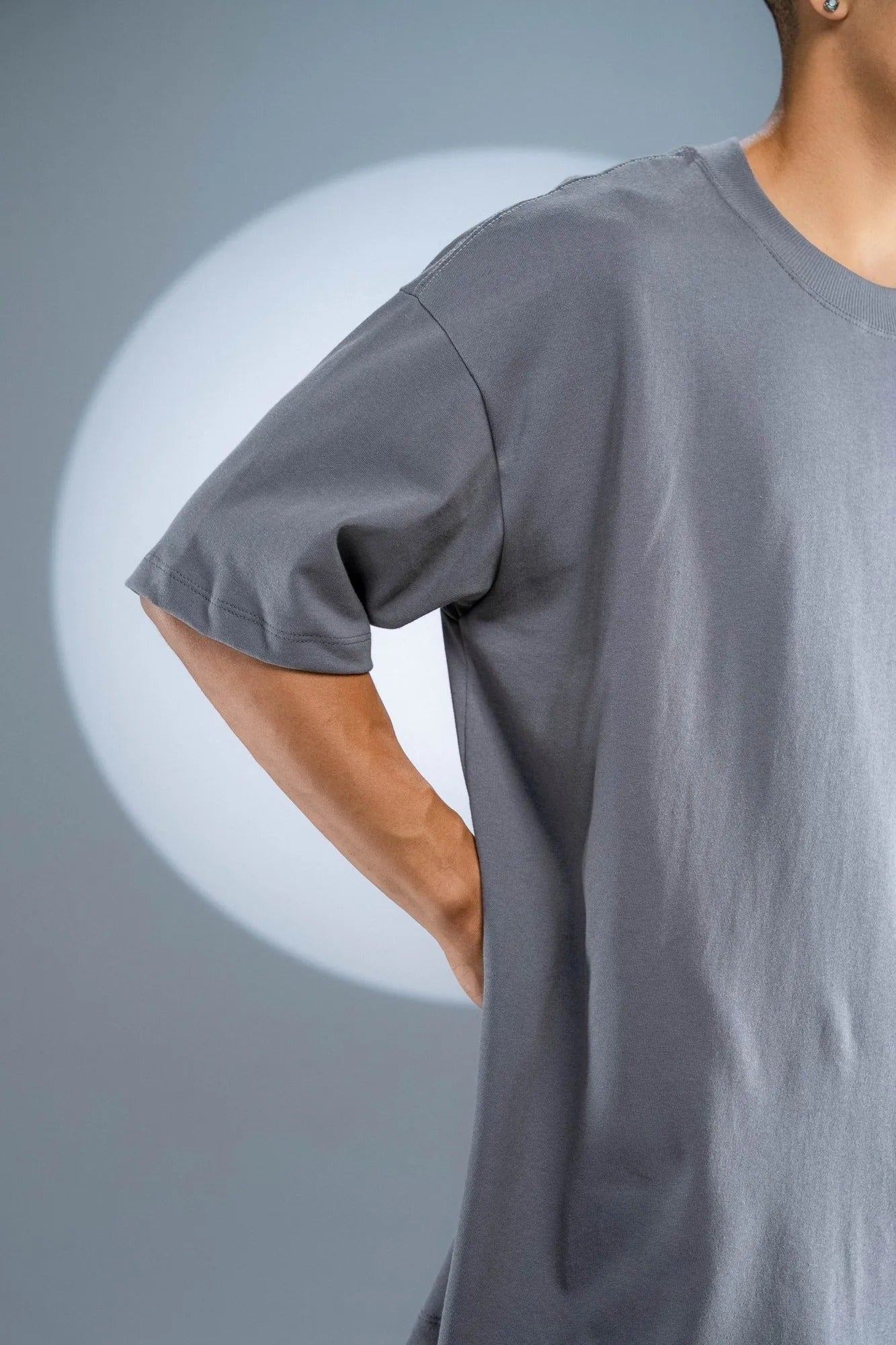 Camiseta Oversized Cinza Chumbo